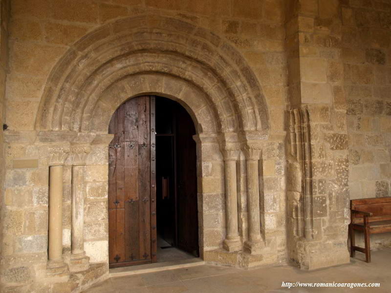 PORTADA DE SENGARIZ TRASPLANTADA AL MURO SUR DEL TEMPLO